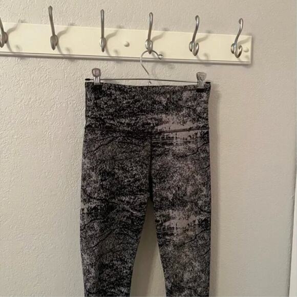 Athleta Elation Glades 7/8 Tights - Picture 3 of 7